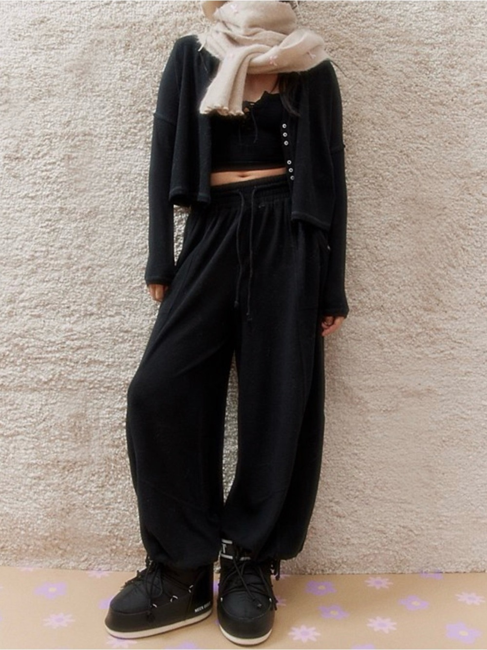 UO Out From Under Black Soft BouncePlush Cabot Jogger Pant Sz XS trendy wide leg